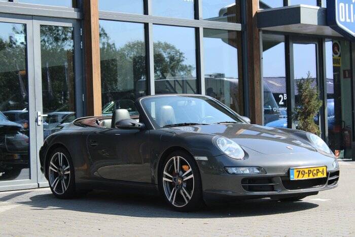 Image 2/6 of Porsche 911 Carrera S (2006)