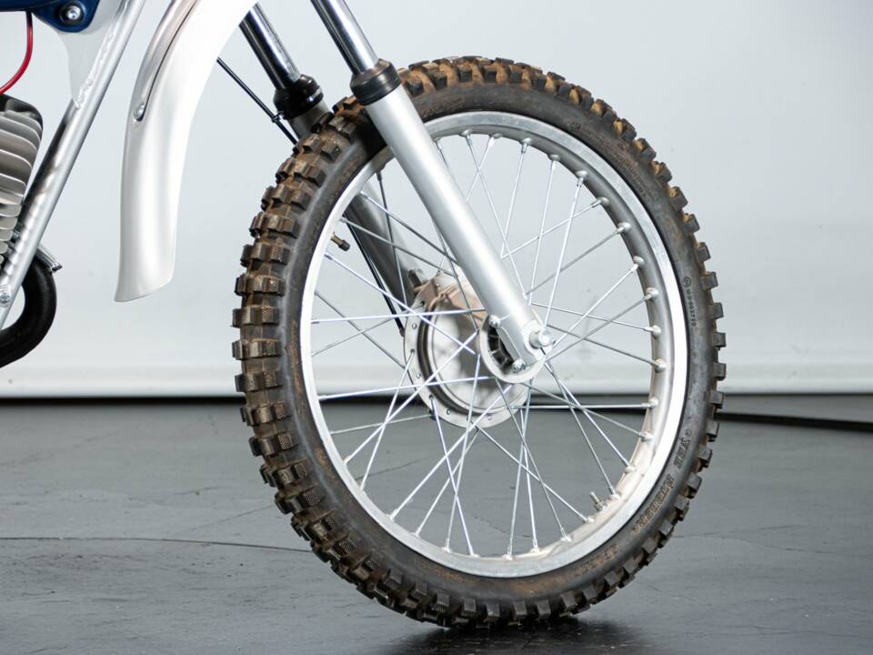 Immagine 13/50 di SWM DUMMY (1975)