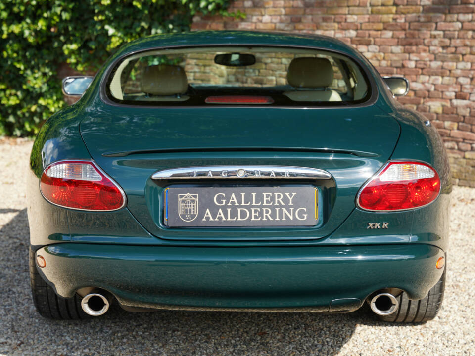 Image 14/50 of Jaguar XKR (2001)