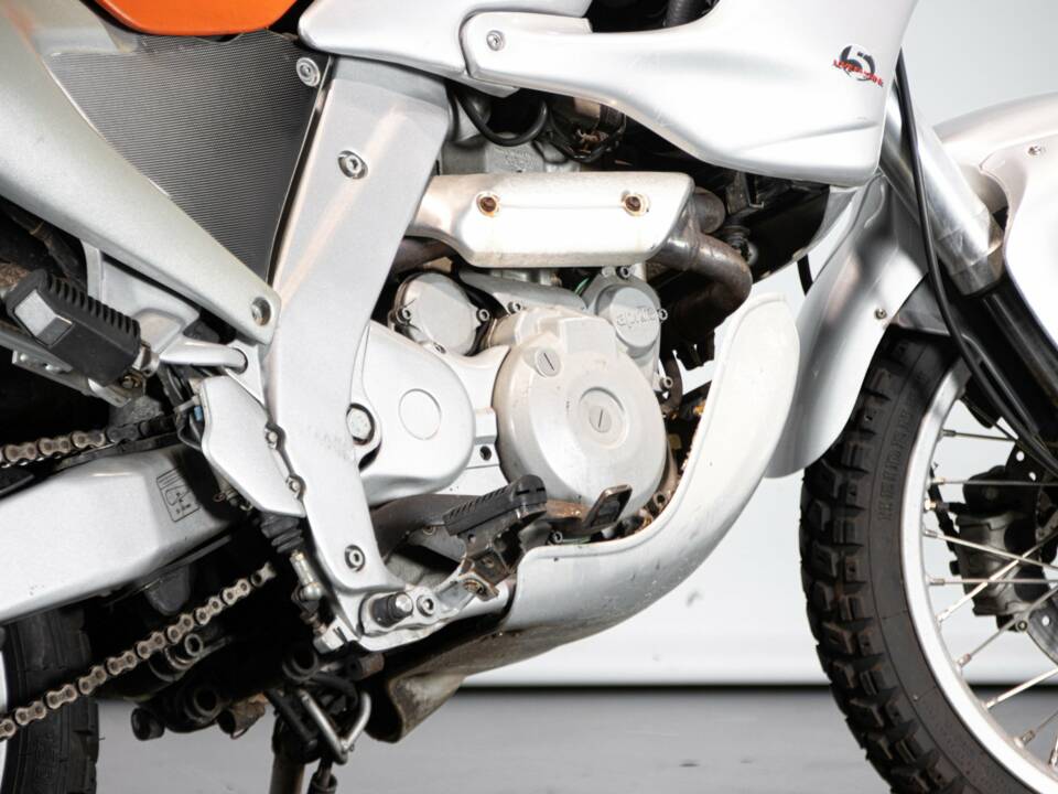 Bild 10/50 von Aprilia Pegaso 650 (1999)