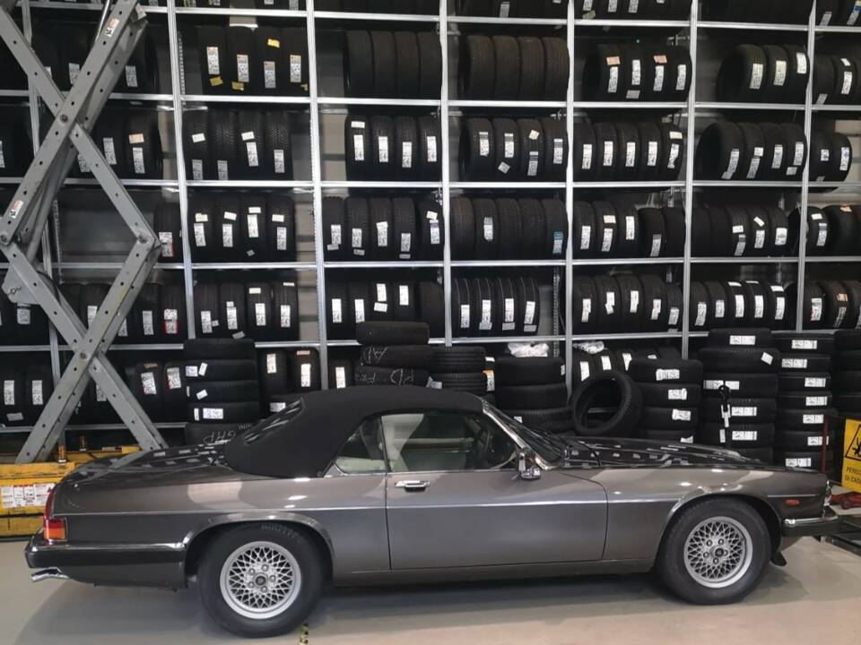 Image 61/70 of Jaguar XJ-S Convertible (1988)