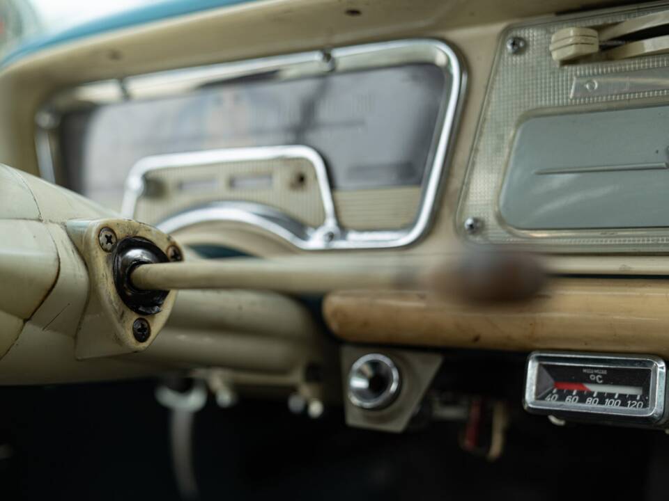 Image 43/50 of SIMCA Aronde P 60 Monthléry Spéciale (1960)