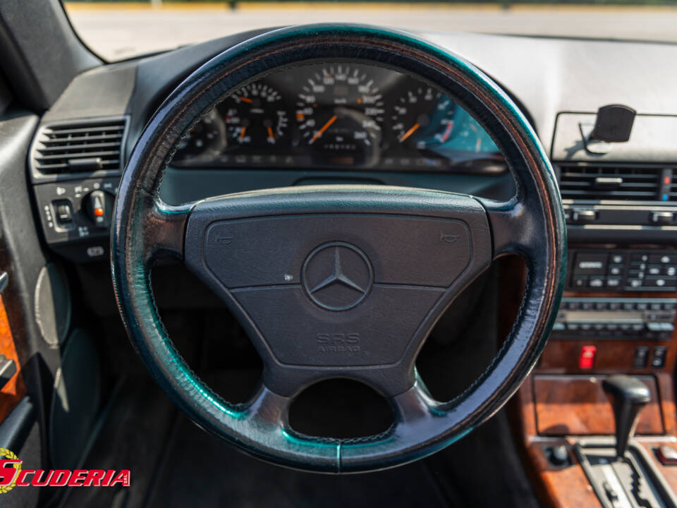 Imagen 25/34 de Mercedes-Benz 500 SL (1992)