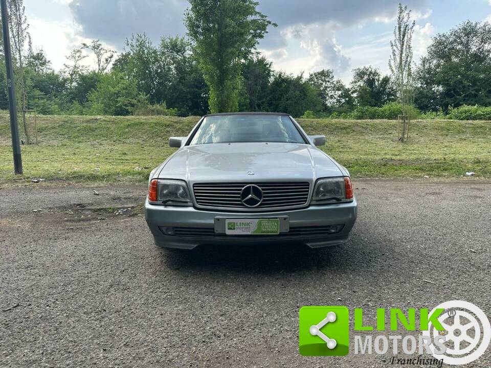 Image 2/10 of Mercedes-Benz 500 SL (1991)