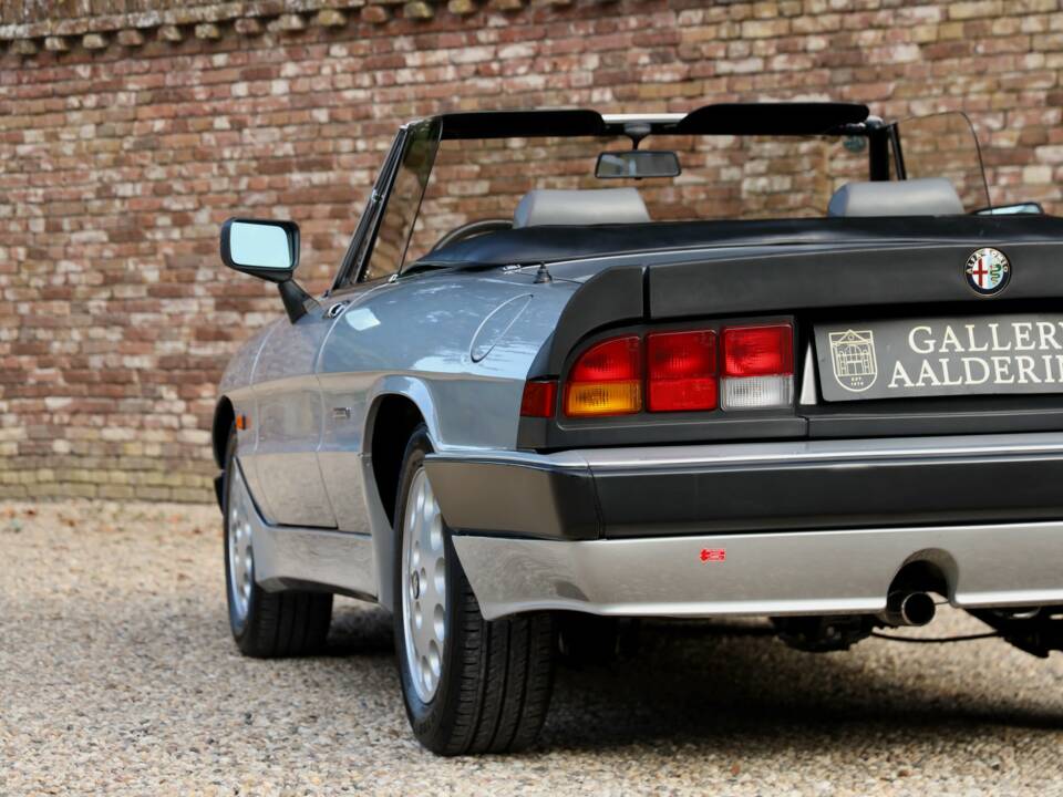 Immagine 27/50 di Alfa Romeo 2.0 Spider QV (1988)