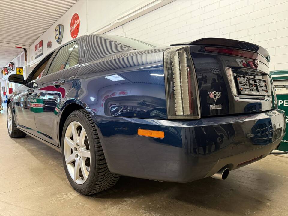 Image 14/17 of Cadillac STS 4.6 (2008)
