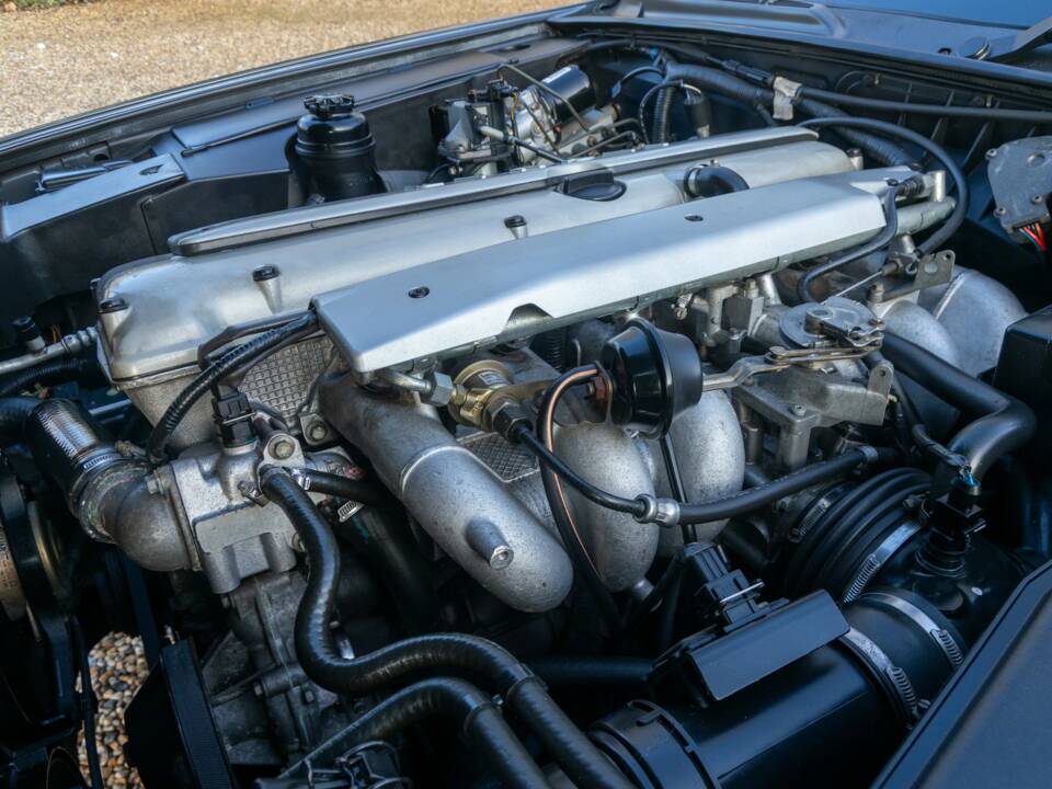 Image 38/50 of Jaguar XJ 6 4.0 Sovereign (1995)