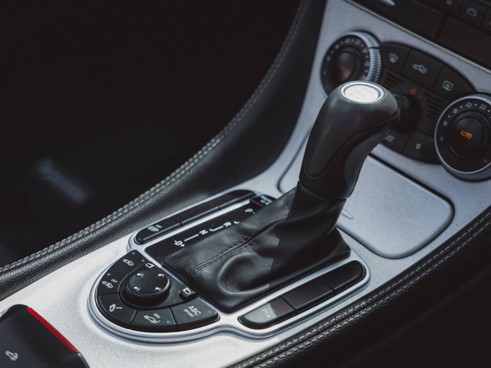 Afbeelding 18/29 van Mercedes-Benz SL 55 AMG (2004)