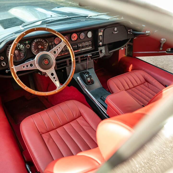 Bild 25/50 von Jaguar E-Type V12 (2+2) (1971)