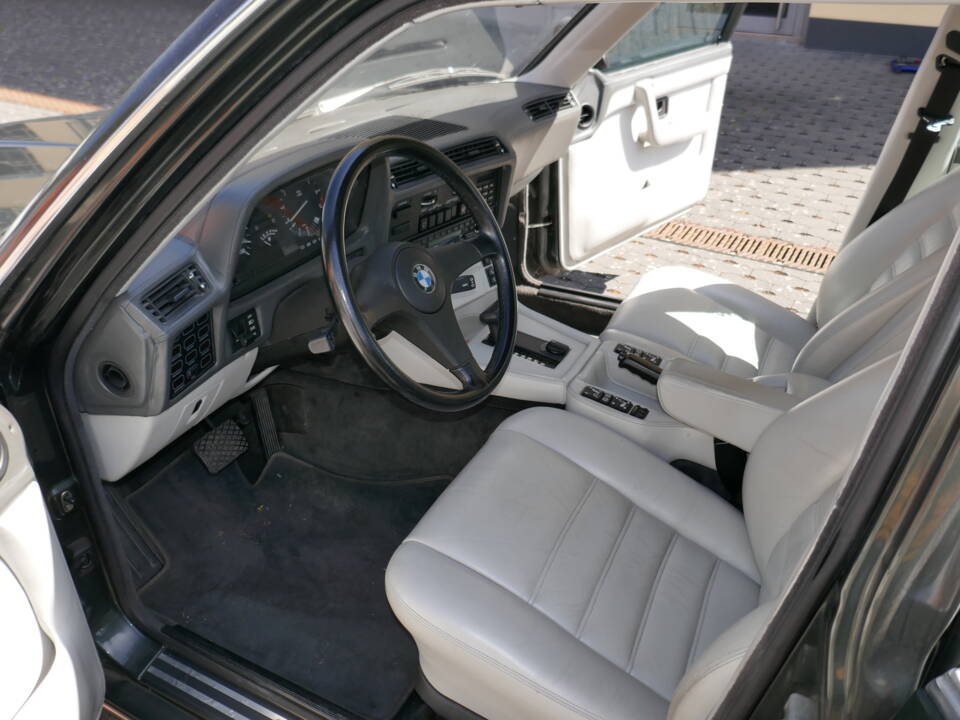 Afbeelding 6/10 van BMW 735i (1986)