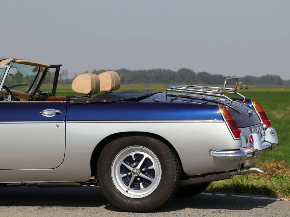 Bild 27/41 von MG MGB (1975)