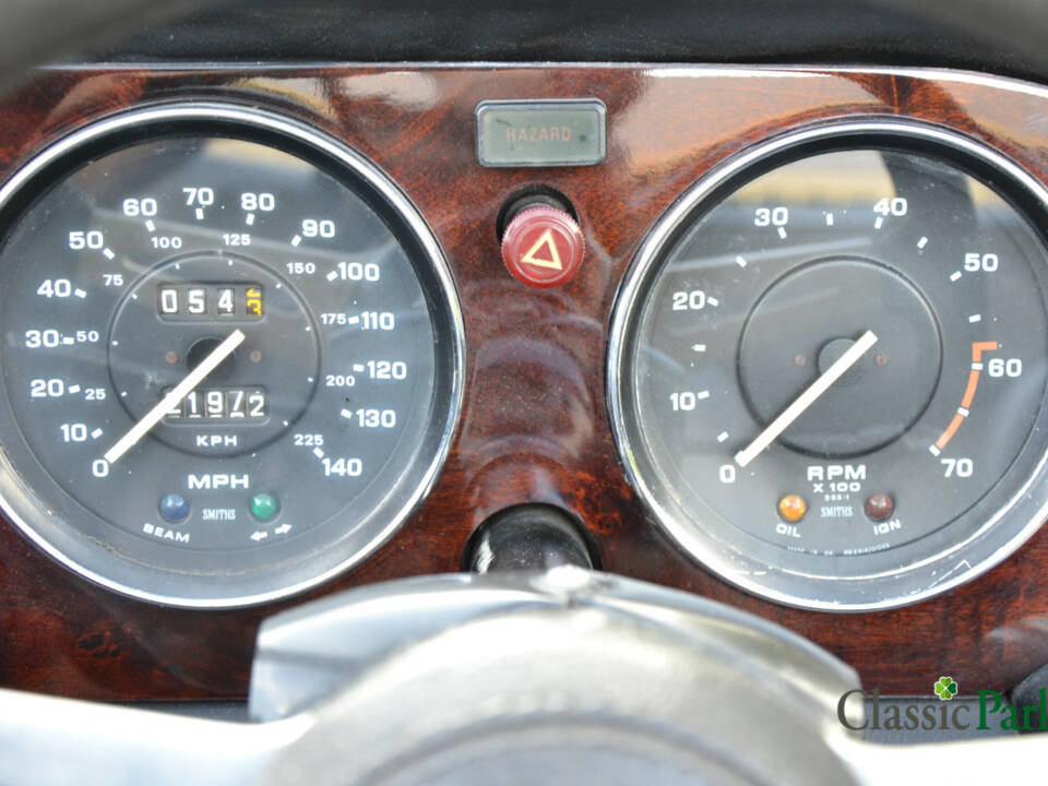 Image 34/50 of Triumph TR 6 (1975)