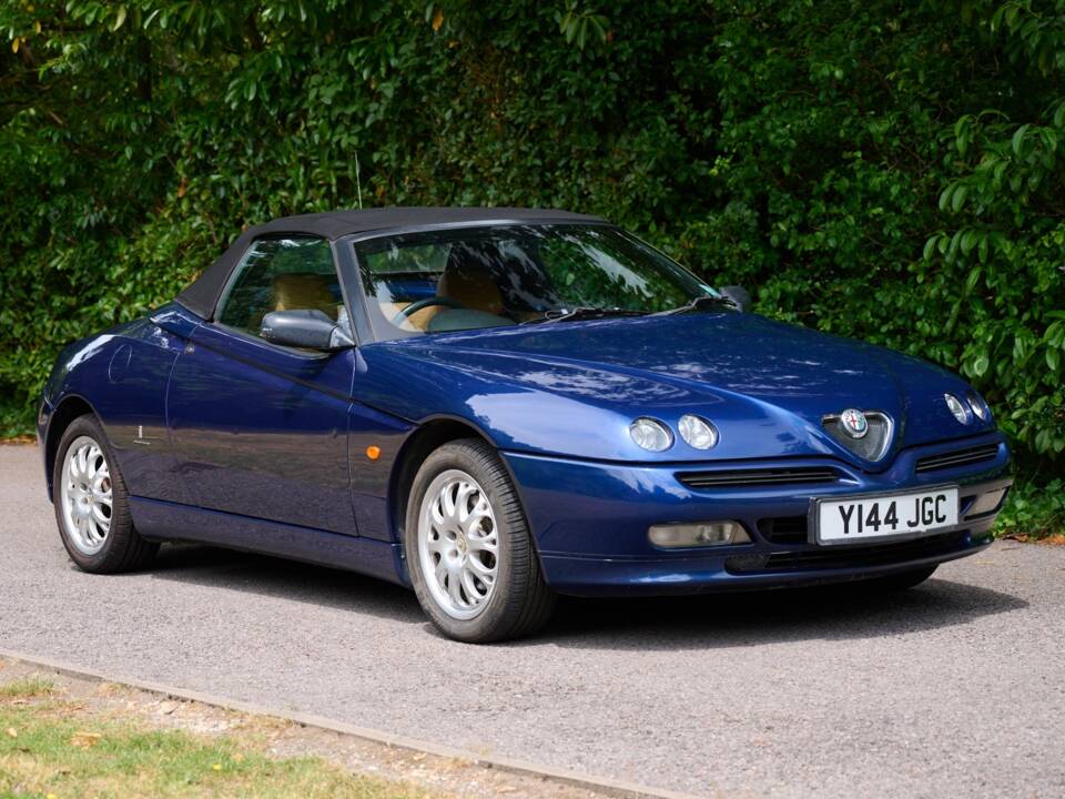 Image 11/50 of Alfa Romeo Spider 2.0 Twin Spark 16V (2001)
