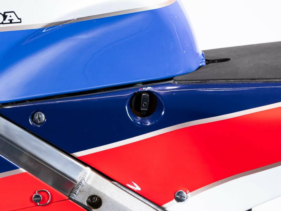 Bild 17/50 von Honda DUMMY (1989)