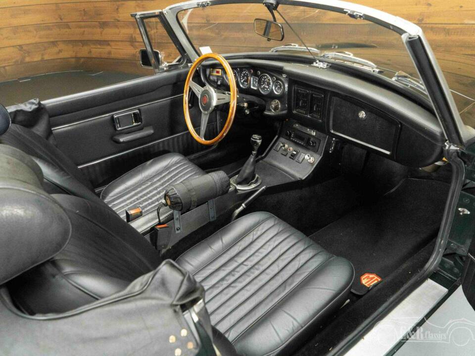 Obraz 8/19 pojazdu MG MGB (1973)