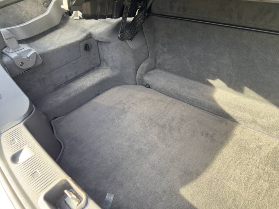 Image 35/89 of Mercedes-Benz SL 500 (2002)