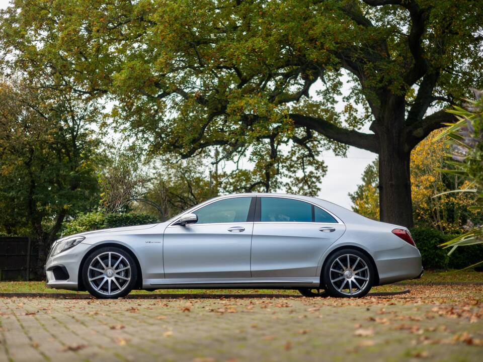 Image 37/43 of Mercedes-Benz C 63 S AMG (2015)