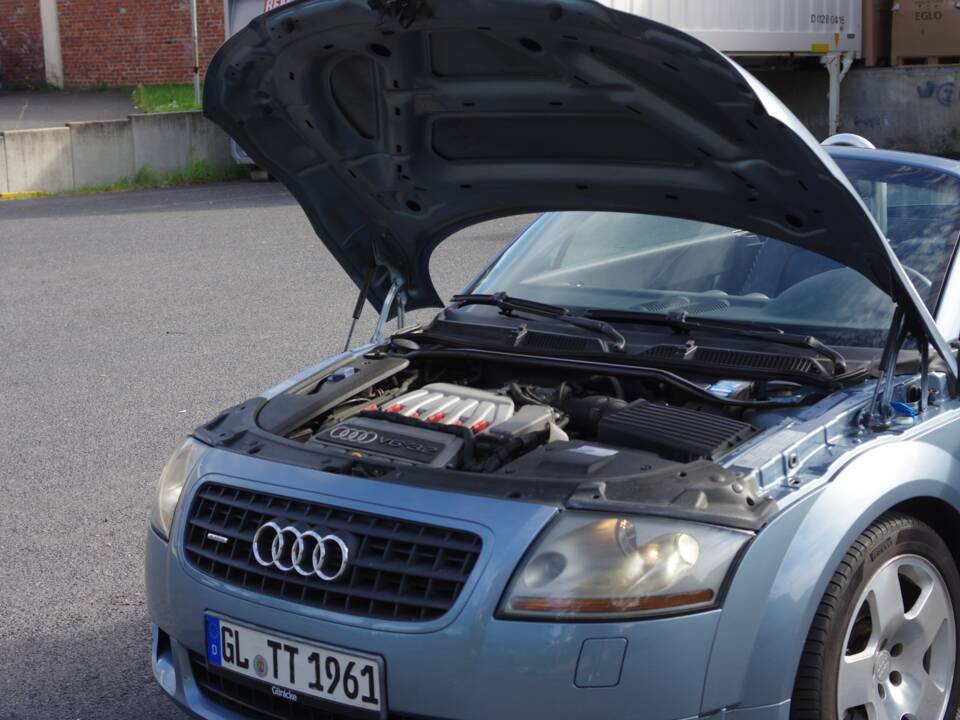 Image 9/20 de Audi TT 3.2 quattro (2004)