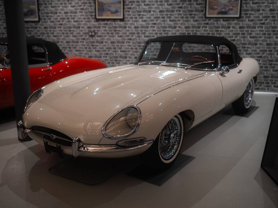 Immagine 21/22 di Jaguar E-Type 3.8 Flat Floor (1961)