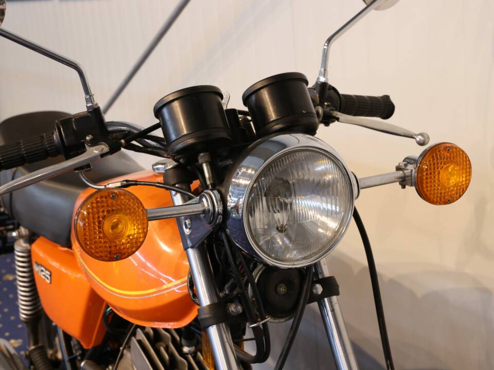 Immagine 14/29 di Kawasaki KH 125 (1981)