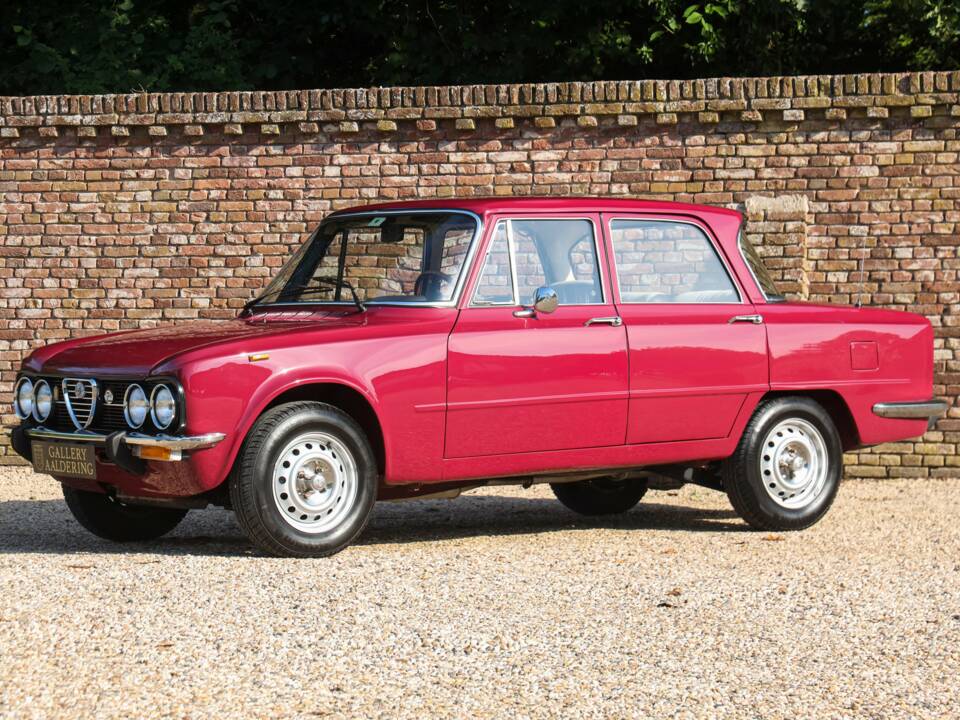 Image 15/50 of Alfa Romeo Giulia Nuova Super 1300 (1975)