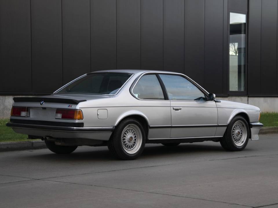 Image 7/48 of BMW M 635 CSi (1985)