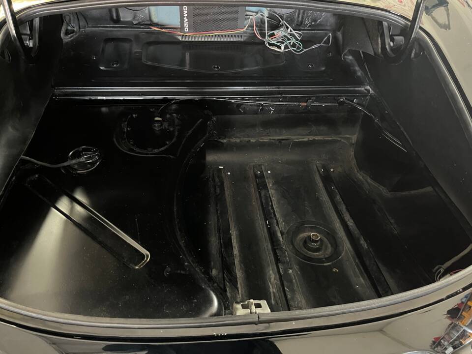 Bild 32/47 von Jaguar E-Type (1968)