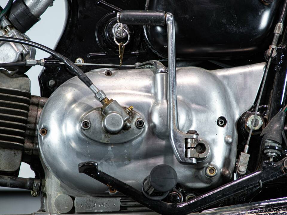 Bild 17/50 von Aermacchi Harley-Davidson DUMMY (1971)