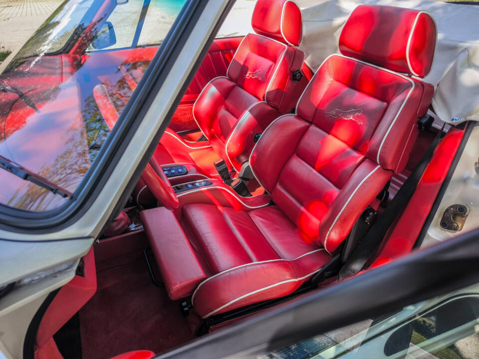 Image 15/36 of Porsche 911 Carrera 3.2 (1985)