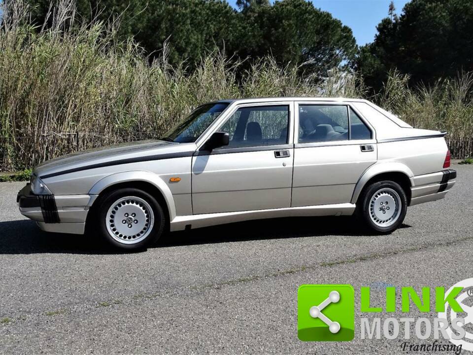 Afbeelding 2/10 van Alfa Romeo 75 1.8 Turbo (1988)