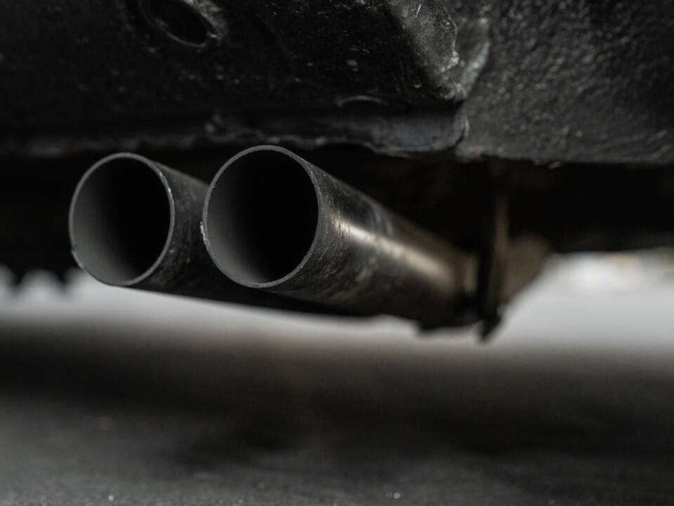 Image 18/40 of Mercedes-Benz 350 SLC (1973)