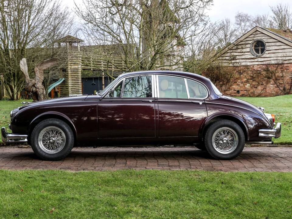 Image 2/50 of Jaguar Mk II 3.8 (2004)