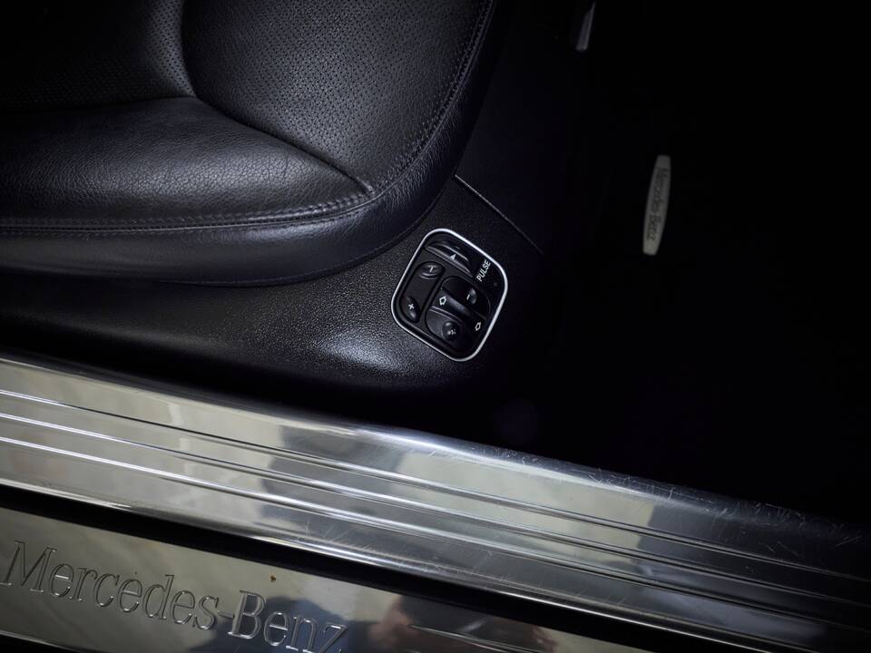 Image 73/99 de Mercedes-Benz SL 550 (2007)