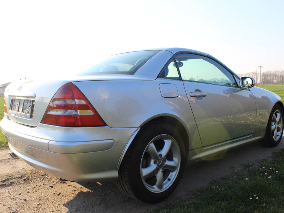 Afbeelding 22/52 van Mercedes-Benz SLK 320 (2000)