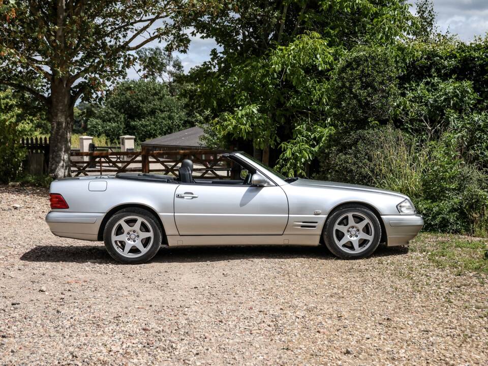 Bild 28/31 von Mercedes-Benz SL 280 (2000)
