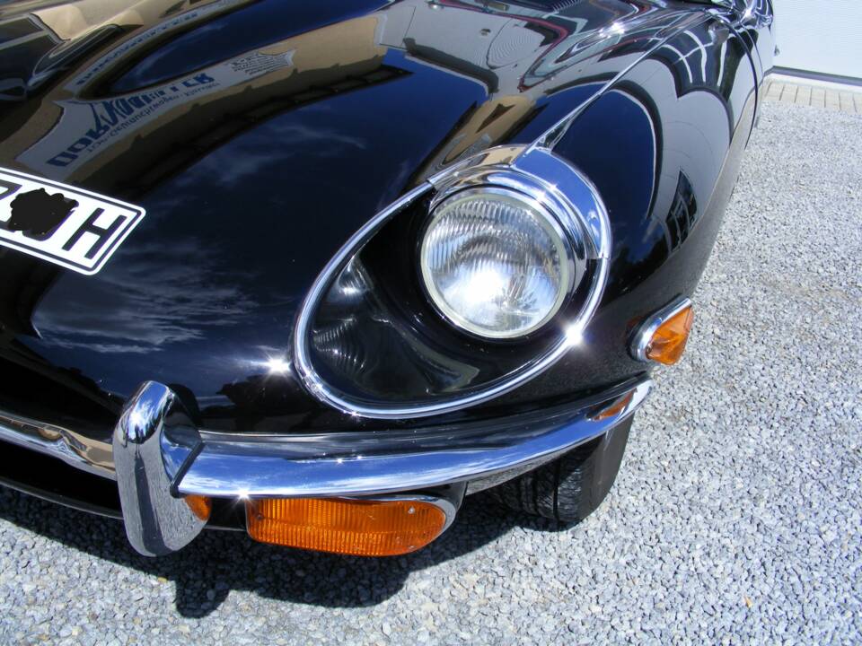 Image 6/30 de Jaguar E-Type (1971)