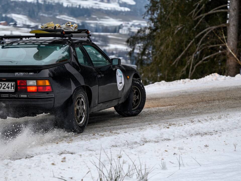 Image 36/44 of Porsche 924 S (1986)