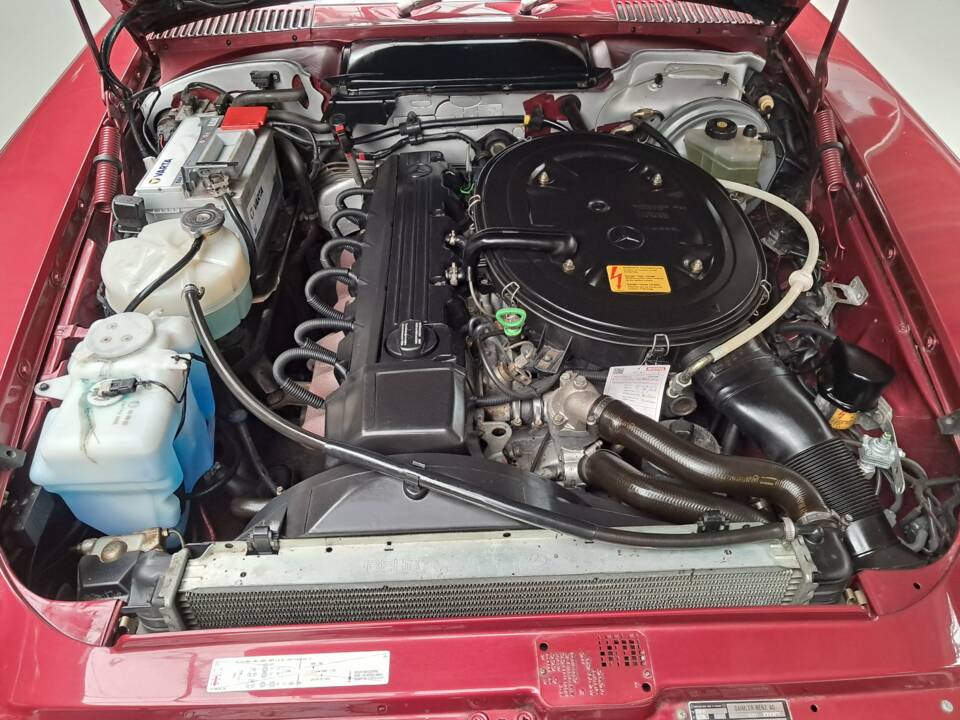 Immagine 17/26 di Mercedes-Benz 300 SL (1989)