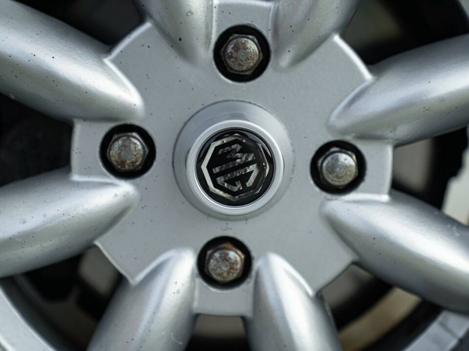 Image 22/50 of MG MGB GT (1978)