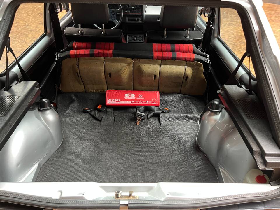 Image 26/33 de Volkswagen Golf I GTI 1.6 (1980)