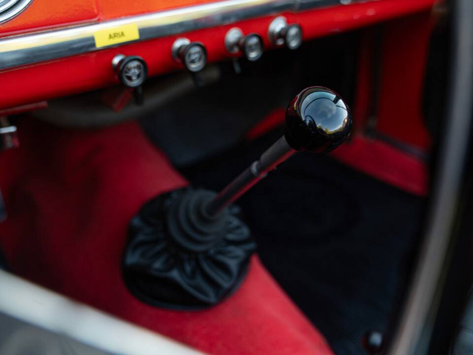 Immagine 50/50 di Alfa Romeo Giulia 1600 Spider (1964)