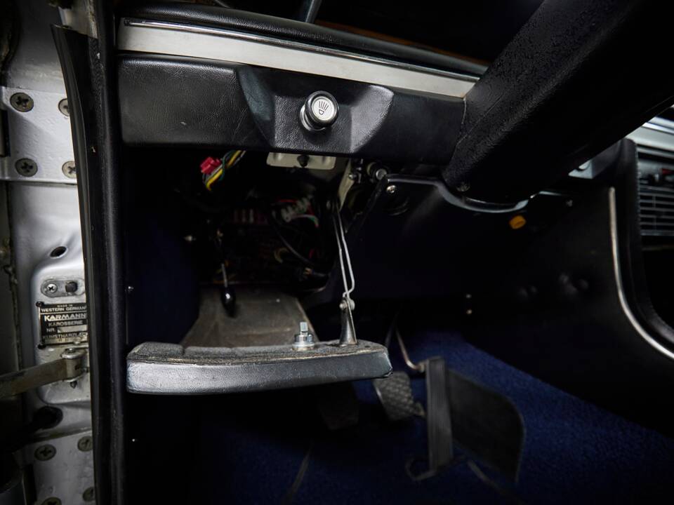 Image 76/100 of BMW 3.0 CSi (1973)