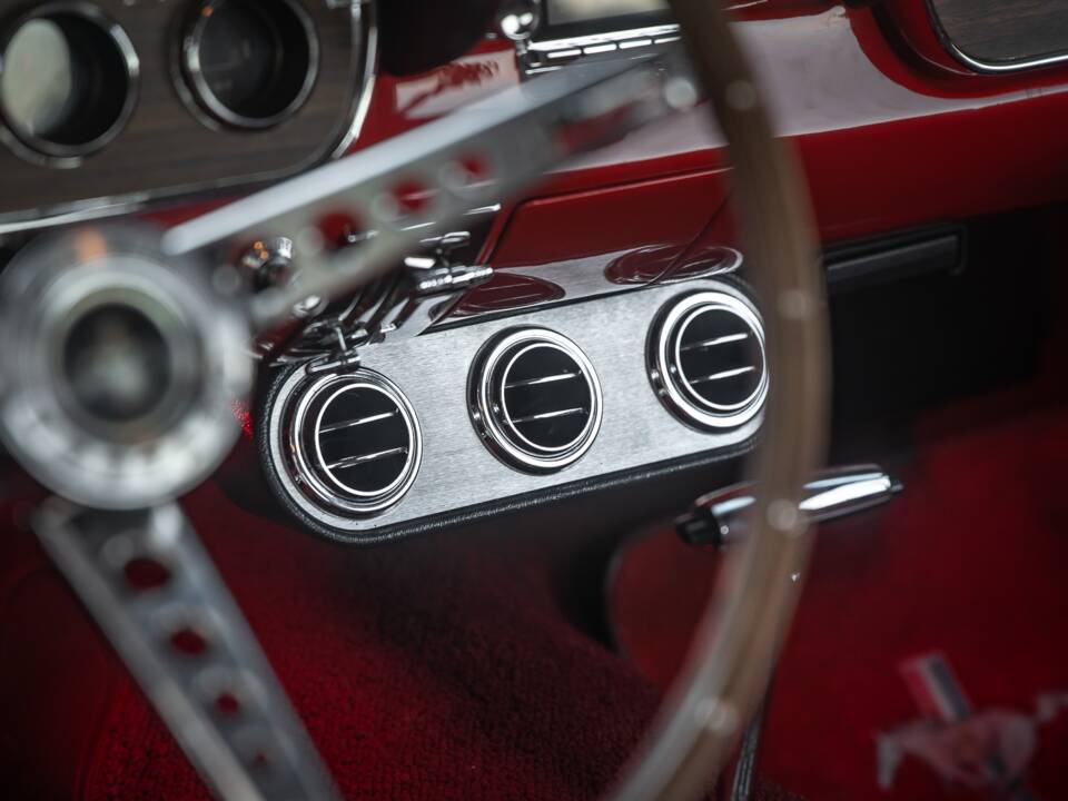 Image 23/53 of Ford Mustang 200 (1966)