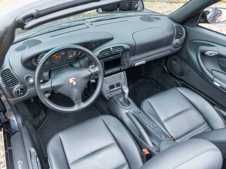 Bild 46/50 von Porsche 911 Carrera 4S (2003)