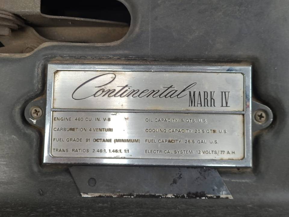 Immagine 25/34 di Lincoln Continental Mark IV (1974)