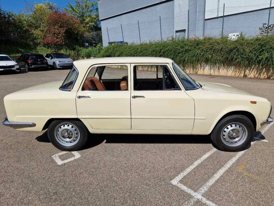 Obraz 5/8 pojazdu Alfa Romeo Giulia Nuova Super 1300 (1977)