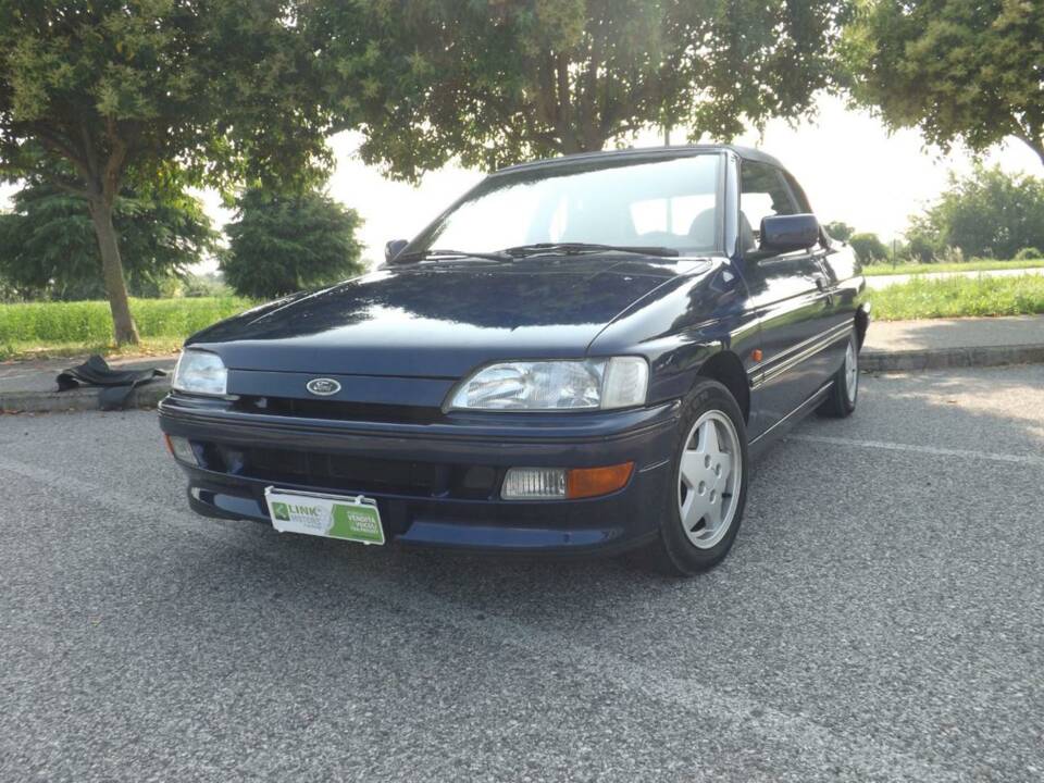 Bild 39/50 von Ford Escort 1.8 16v (1992)