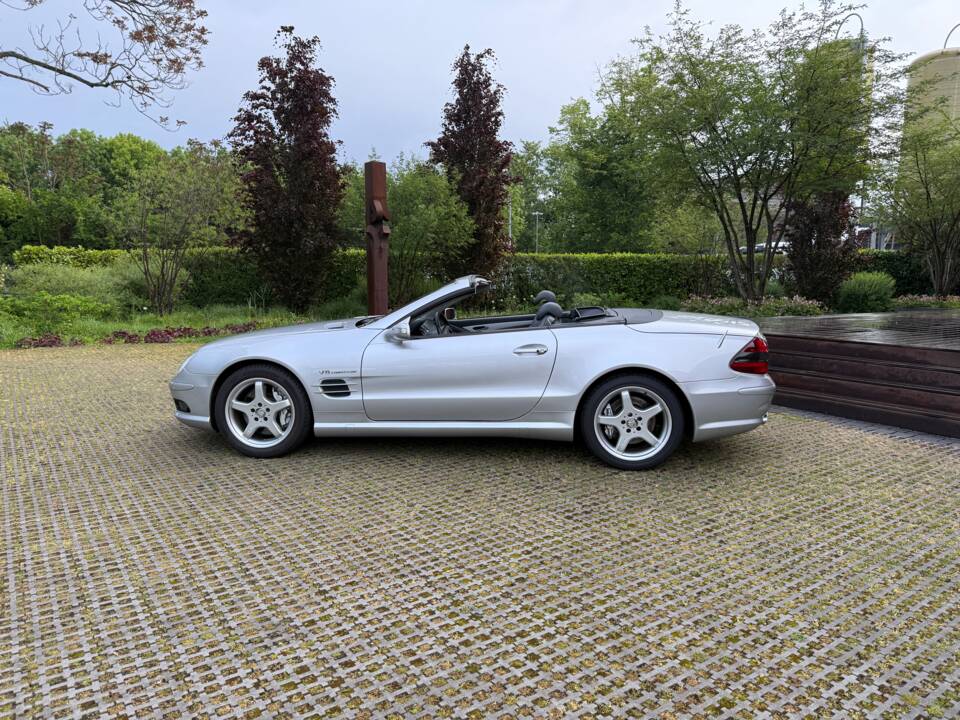 Image 29/29 of Mercedes-Benz SL 55 AMG (2004)