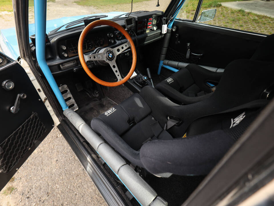 Image 6/80 de BMW 2002 (1975)
