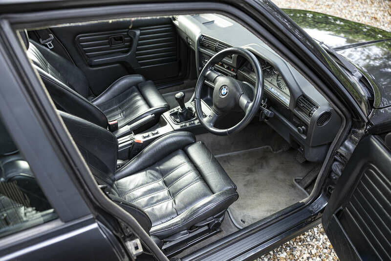 Bild 2/50 von BMW 325i Touring (1990)